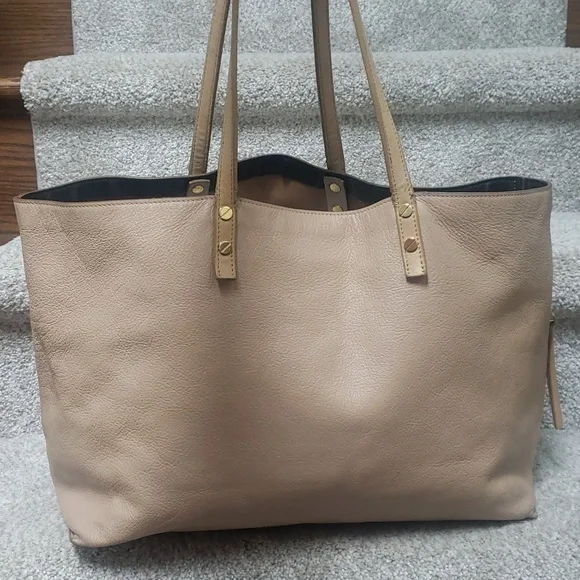 Chloé calf skin tote with zip side pocket Authentic - Picture 2 of 13